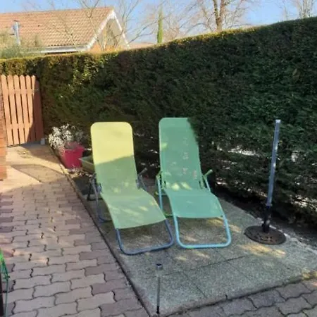 Cozy In A Residential Park With Pool