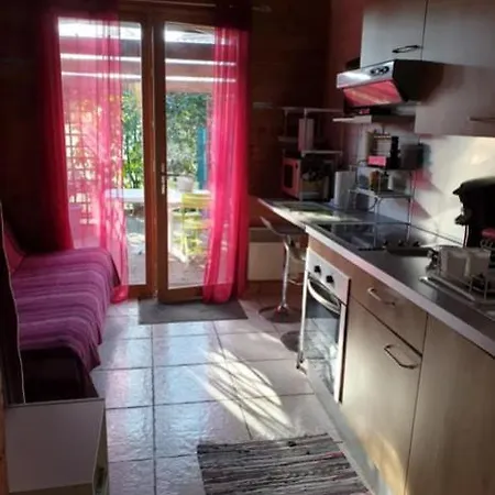 Apartment Cozy In A Residential Park With Pool